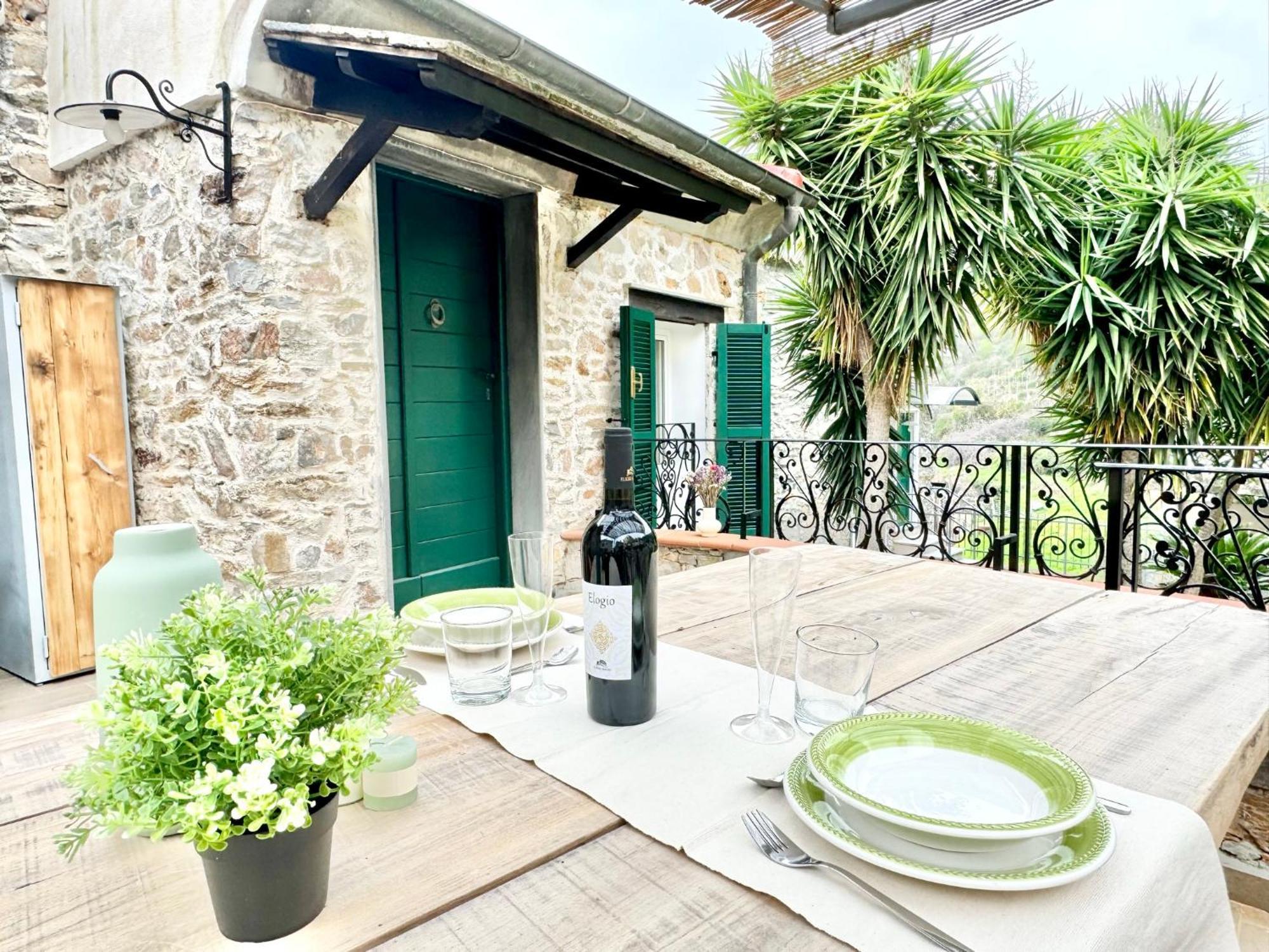 Hostdomus - Le Vigne Sul Mare * Pietra Ligure