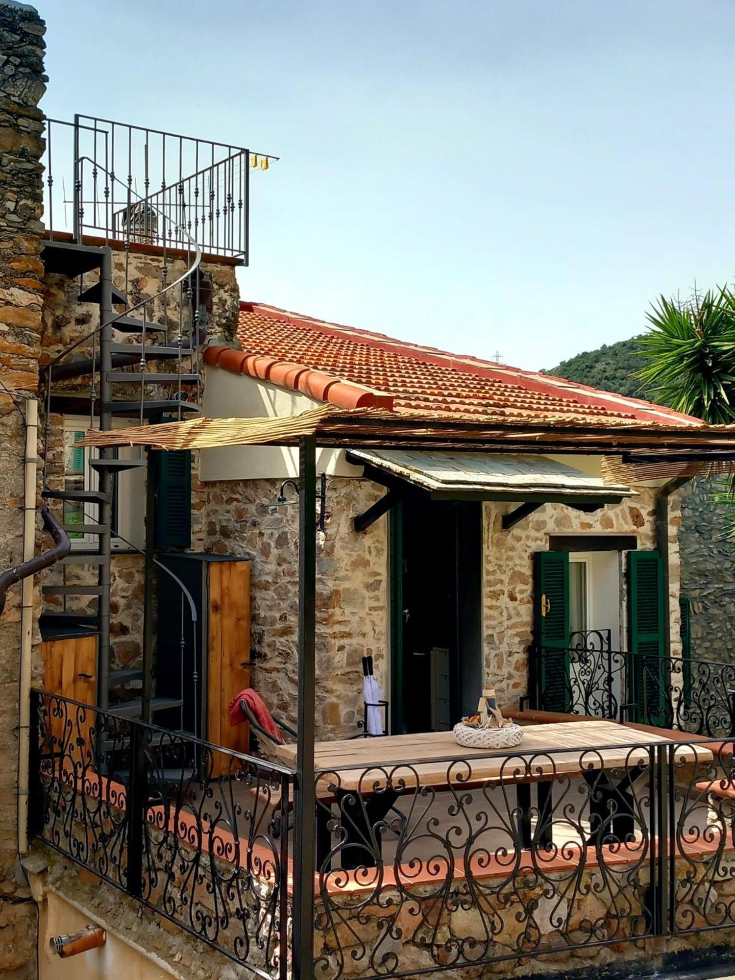 Hostdomus - Le Vigne Sul Mare Apartment Pietra Ligure