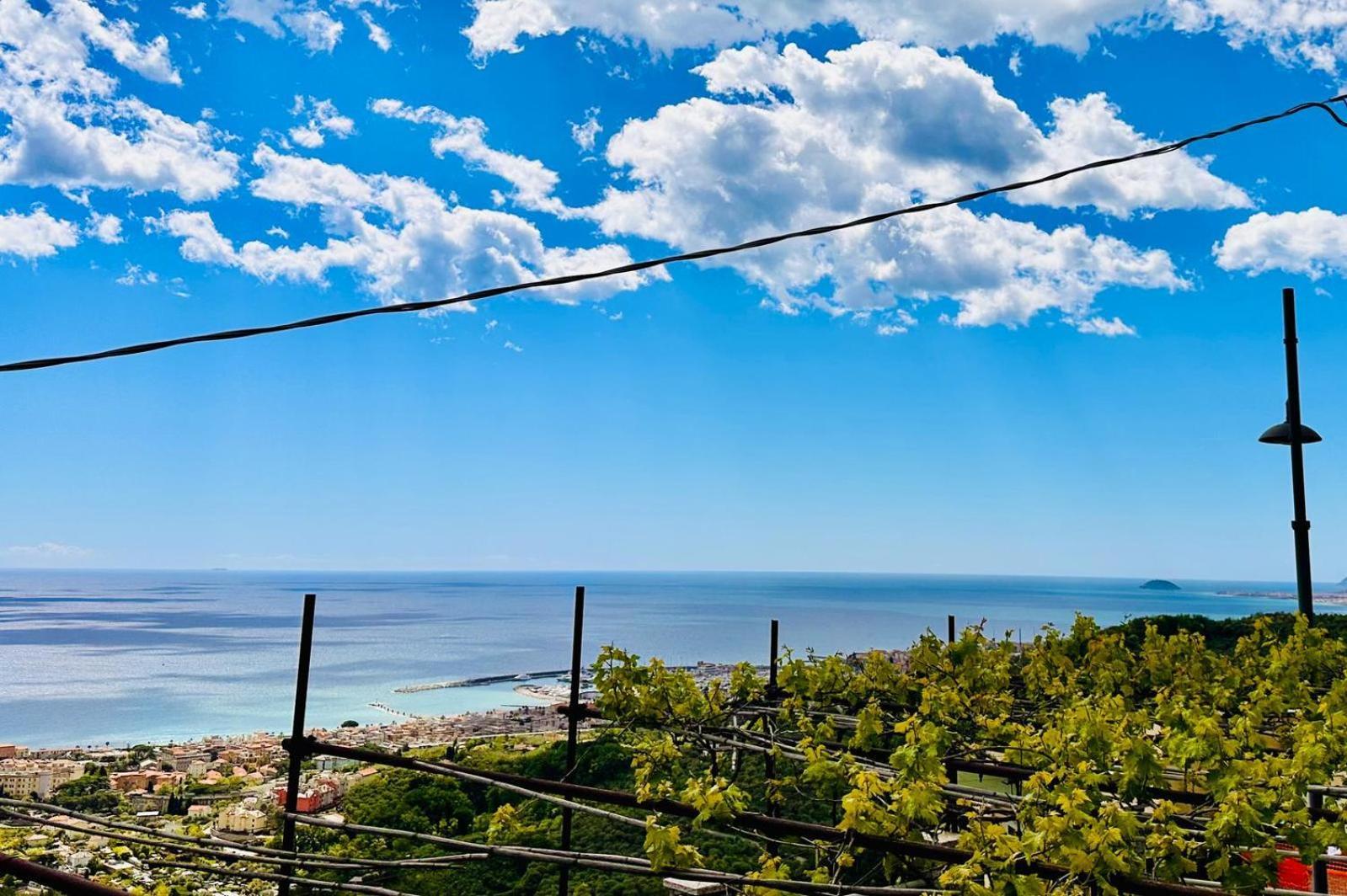 Hostdomus - Le Vigne Sul Mare Apartment Pietra Ligure